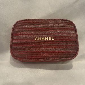 Chanel Make up Bag Holiday Jacquard Lurex Gold Red Pouch